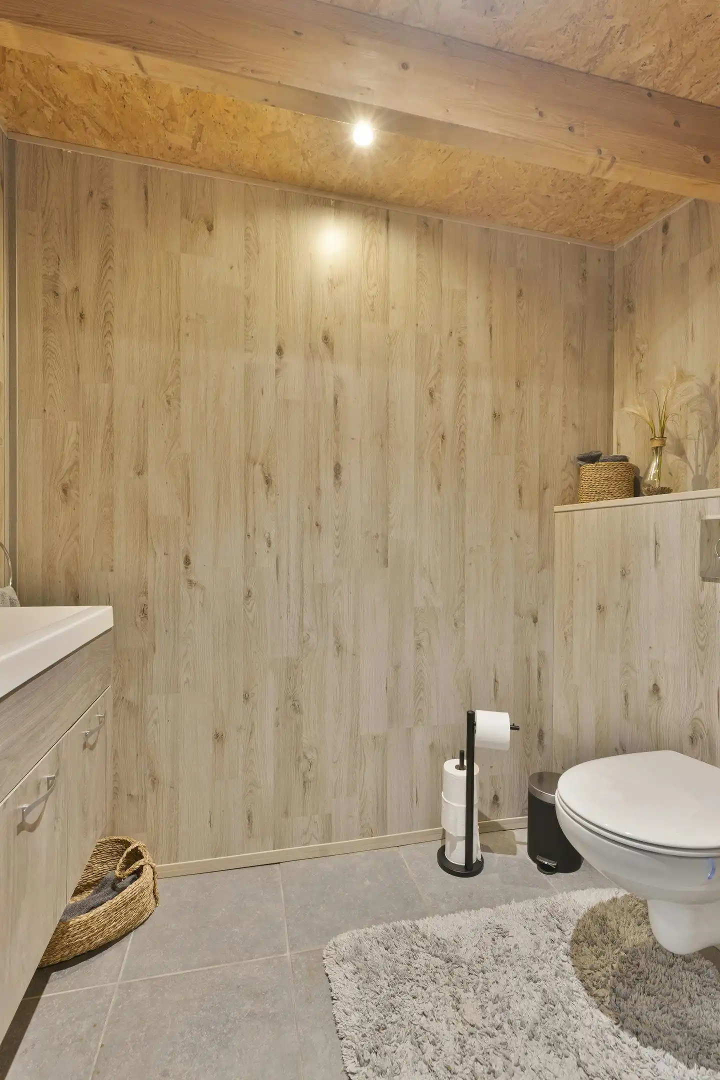 Ruime bungalow met gastenverblijf of ruimte voor bijberoep foto 32