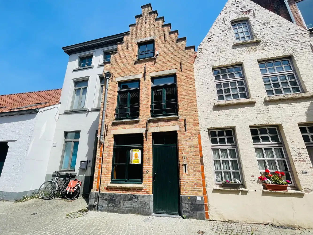 Brugge centrum, in charmante rustige straat,  NETTE KARAKTERVOLLE KNUSSE STADSWONING met patio en 2 ruime slaapkamers foto 17