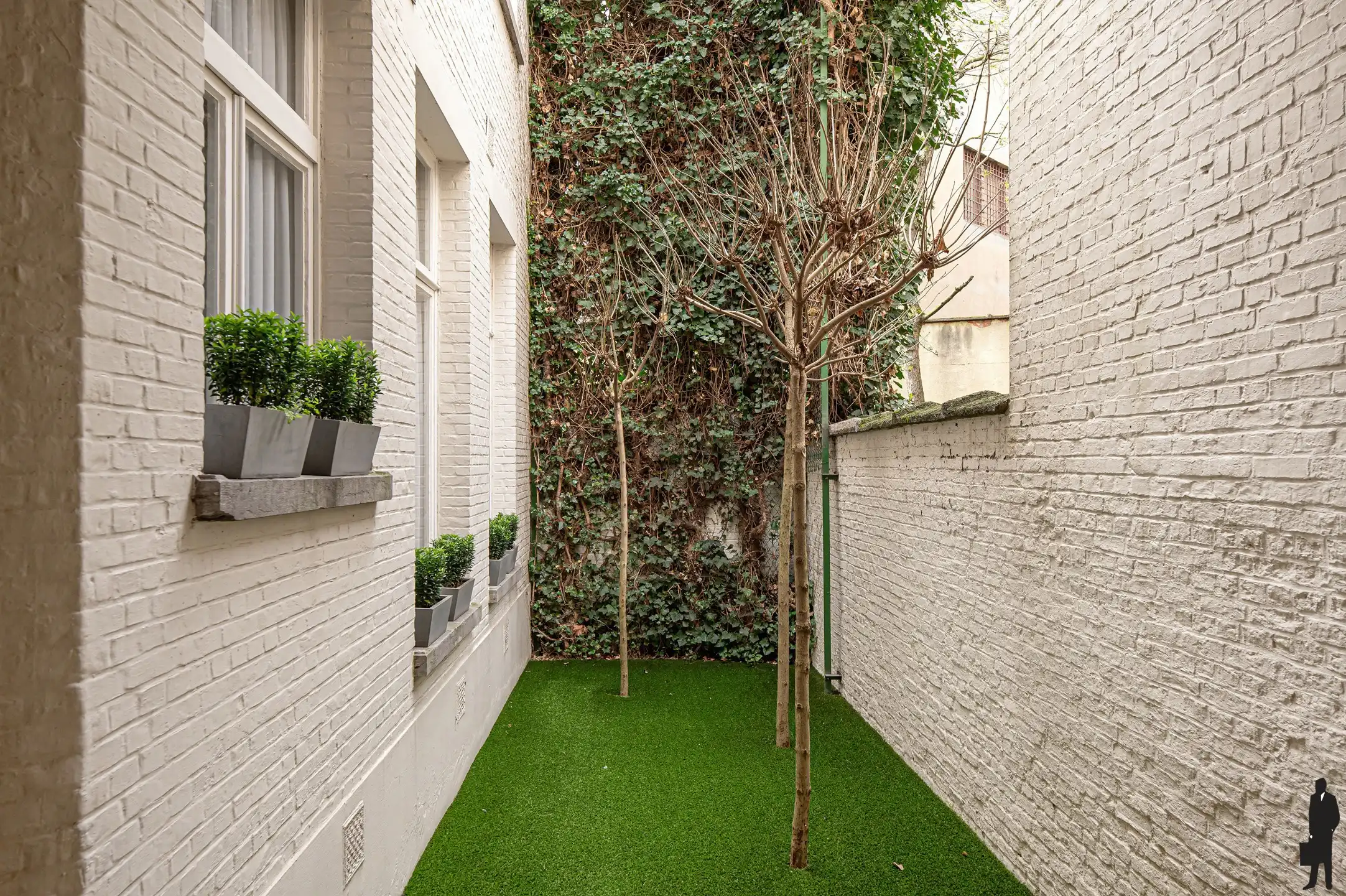 Statig herenhuis met praktijkruimte op toplocatie in Antwerpen foto 4