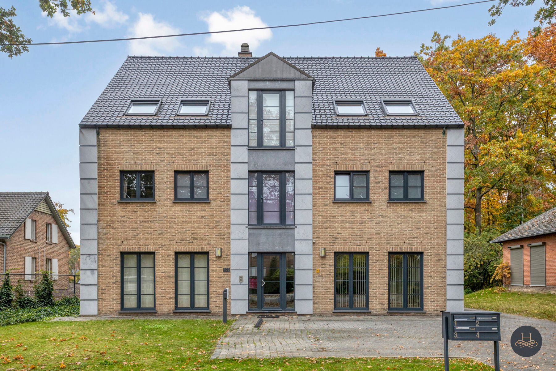 Luxe dakappartement (160 m²) met 4 slaapkamers en garage foto {{pictureIndex}}