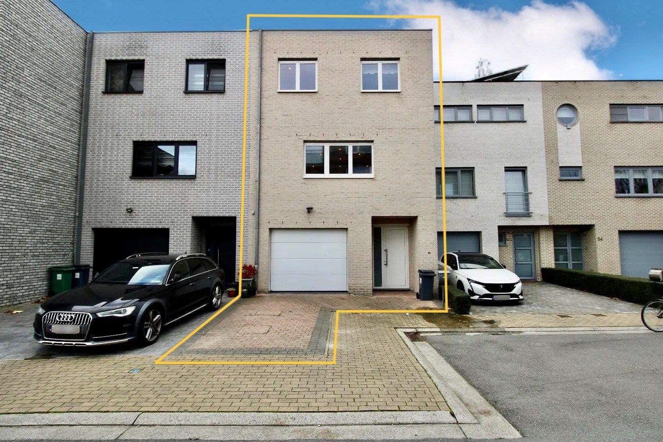 Energiezuinige , 4-slpk gezinswoning op toplocatie in Lokeren foto {{pictureIndex}}