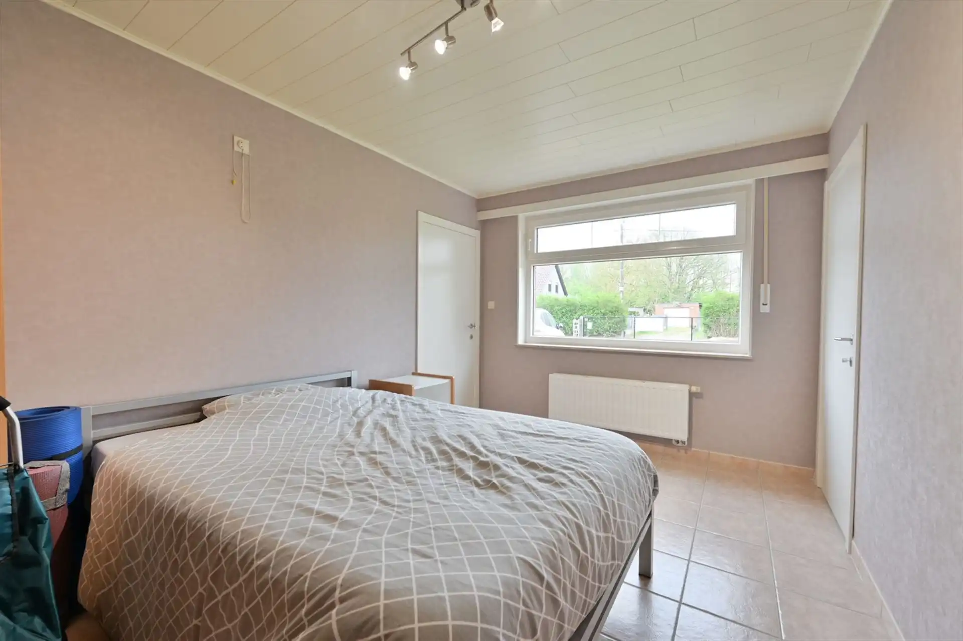 Zeer rustig gelegen laagbouwwoning, 3 slaapkamers, instapklaar op een perceel van 790m² foto 11