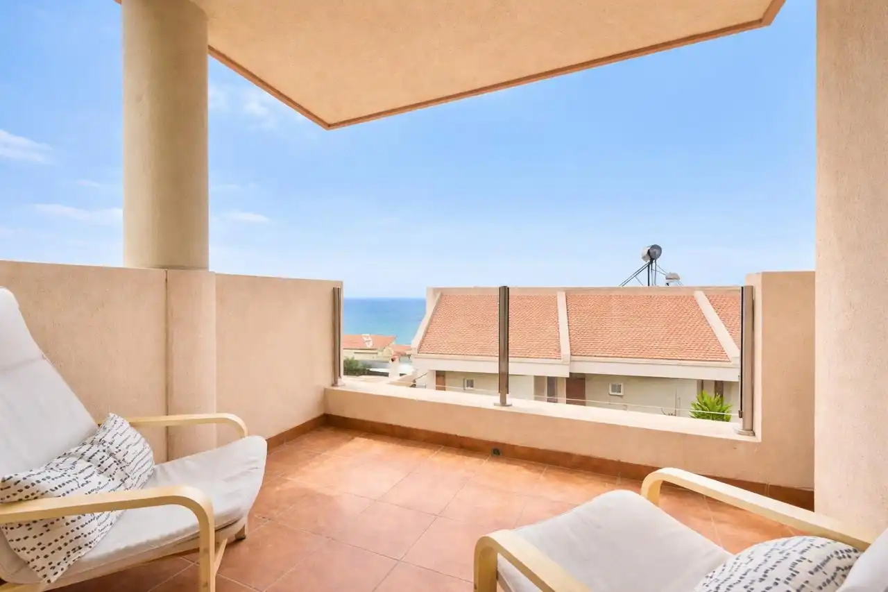 Charmante hoekwoning met zeezicht en dakterras  foto 7