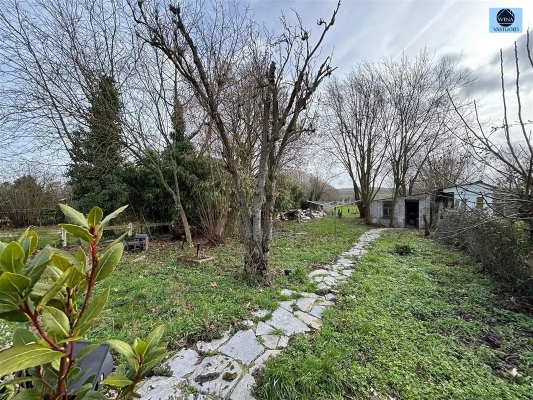 GERENOVEERDE HOB MET GROTE TUIN EN 2 GARAGES foto 14