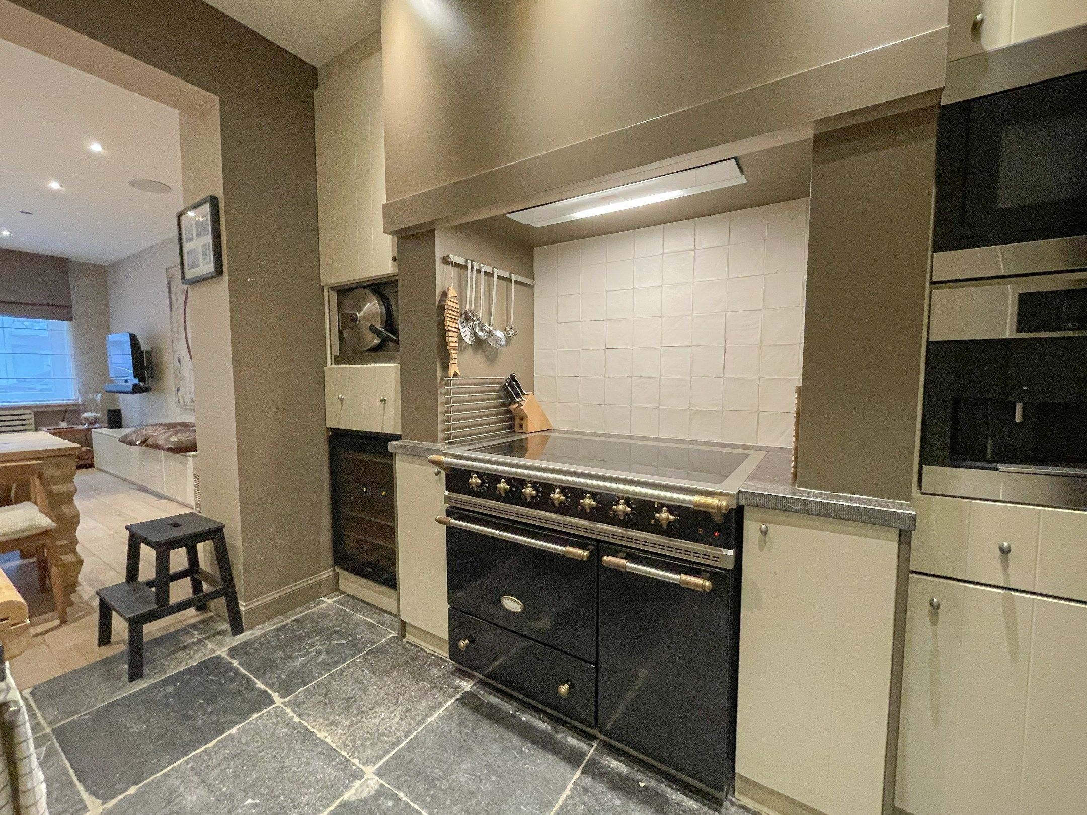 Aangenaam, perfect onderhouden appartement met een ruim terras. foto 7