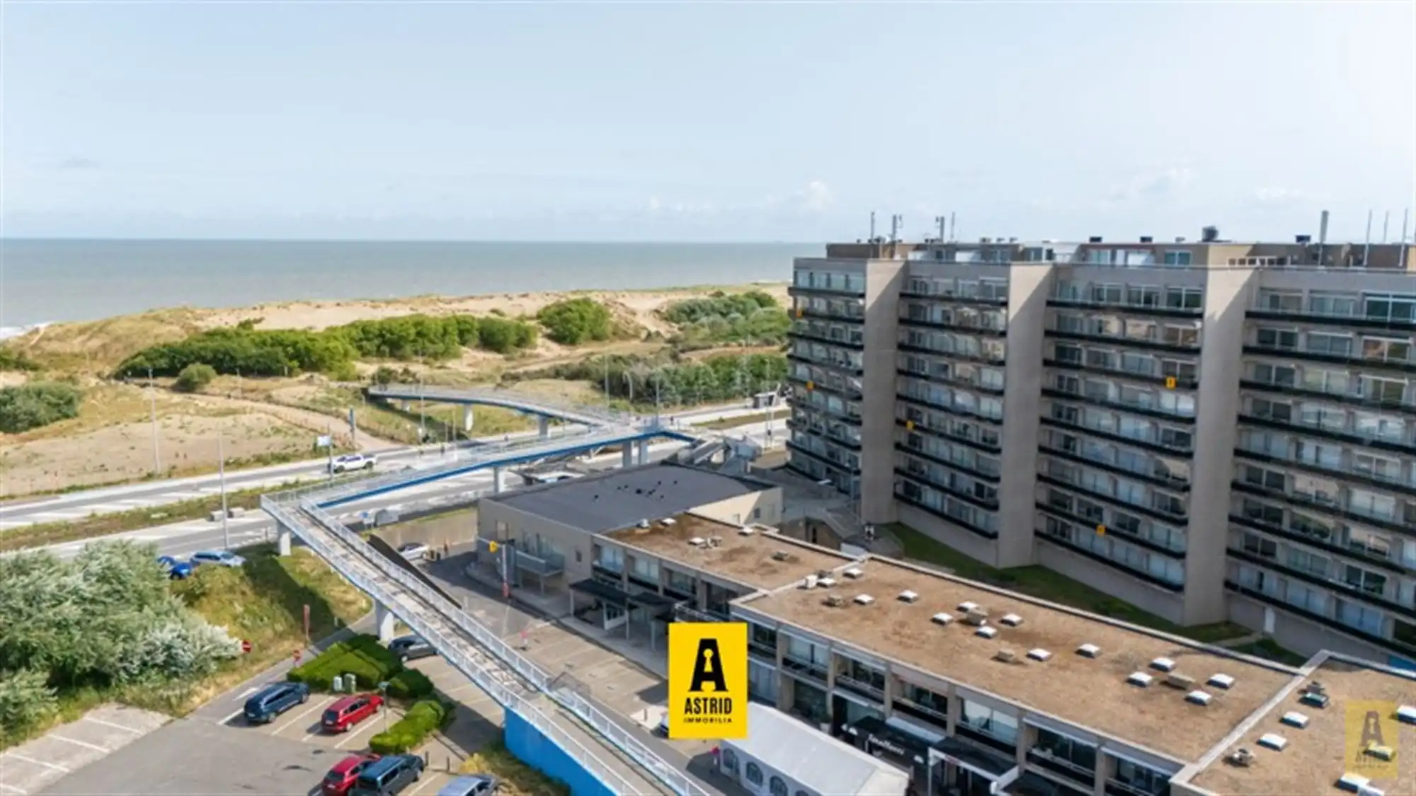 Zonnig appartement op toplocatie met mooie zicht in Bredene! foto {{pictureIndex}}