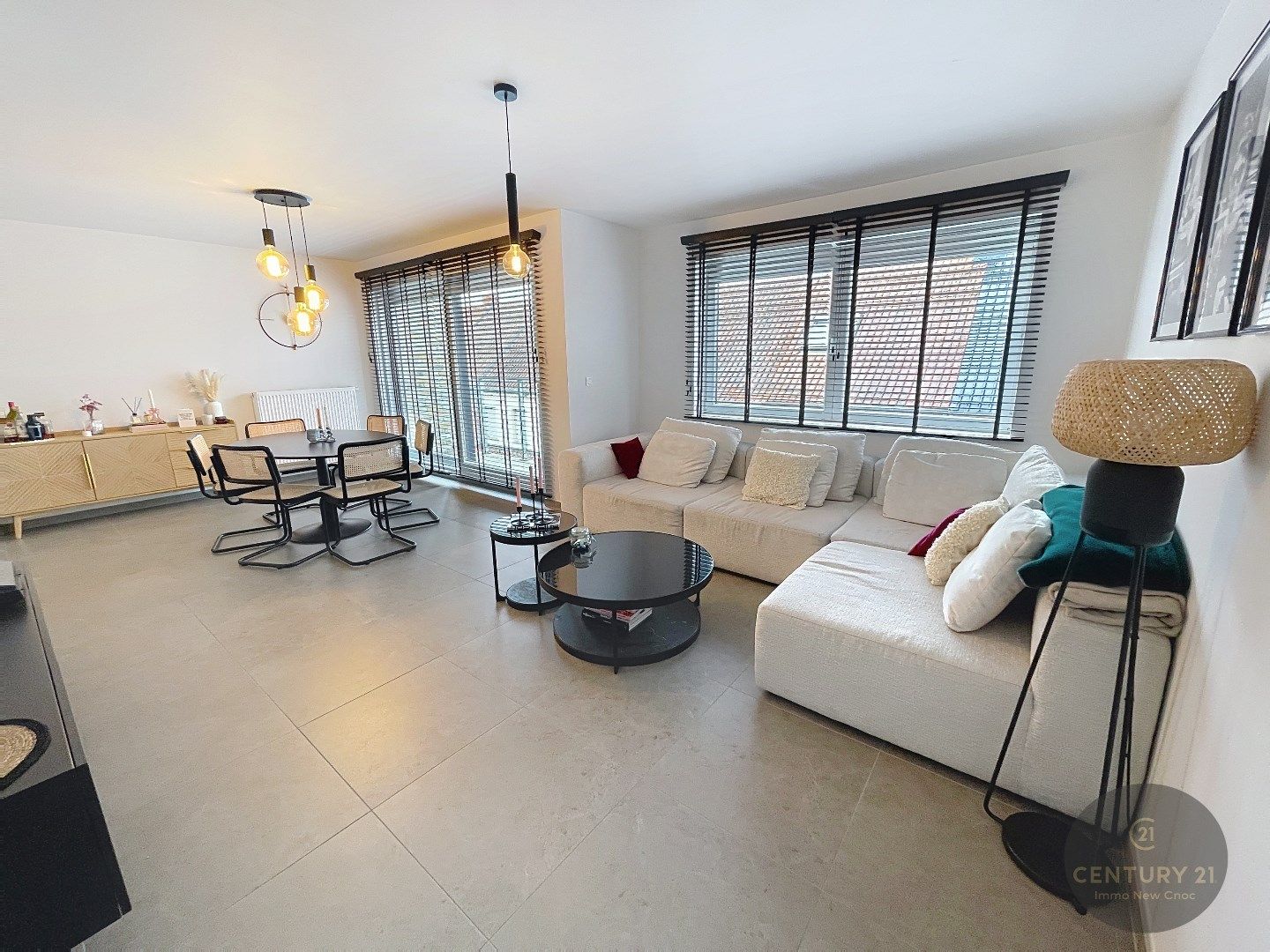 Modern en recent 2-slaapkamerappartement in Izegem  foto {{pictureIndex}}