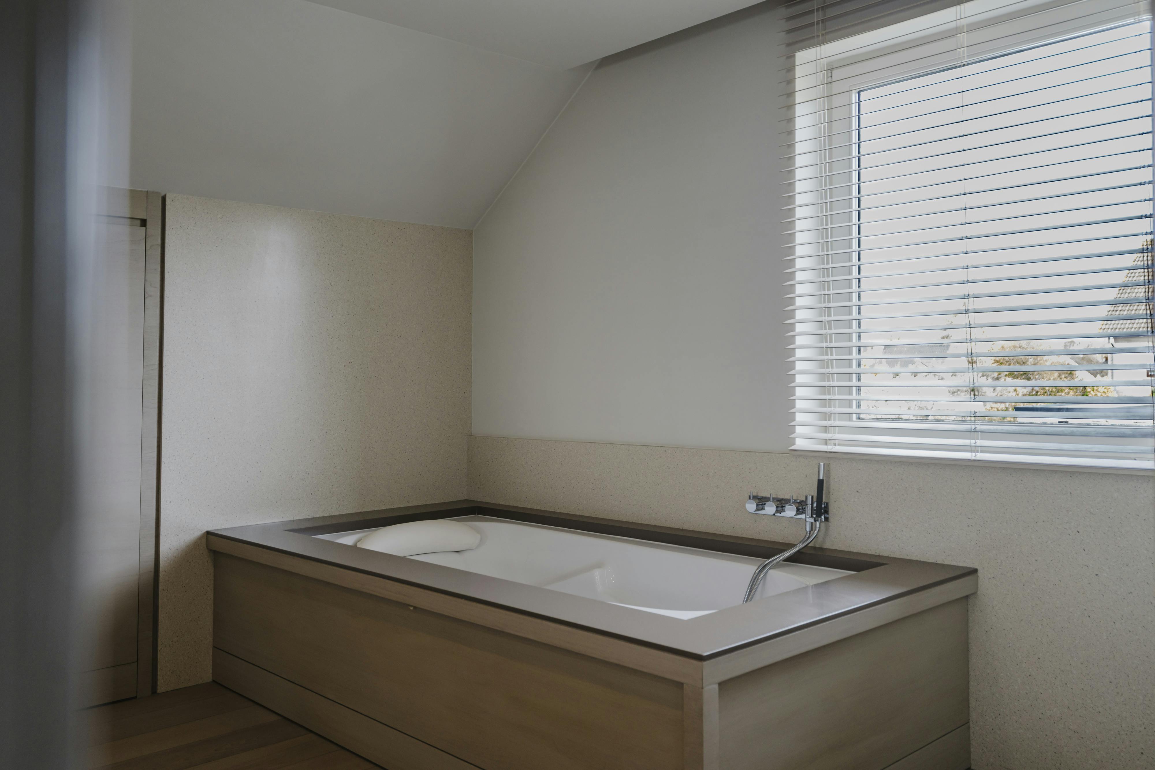 Ruime, gerenoveerde villa op 1327 m² met zuidgerichte tuin in rustige villawijk foto 23