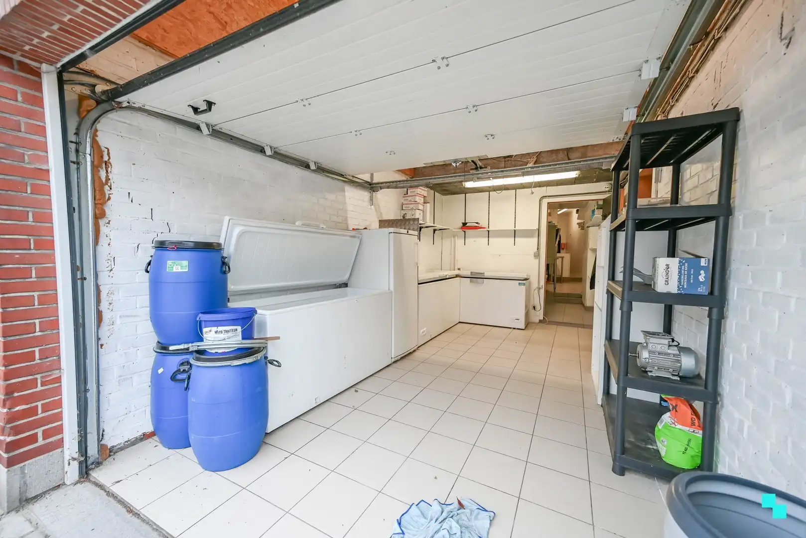 Uiterst commercieel gelegen handelspand foto 23