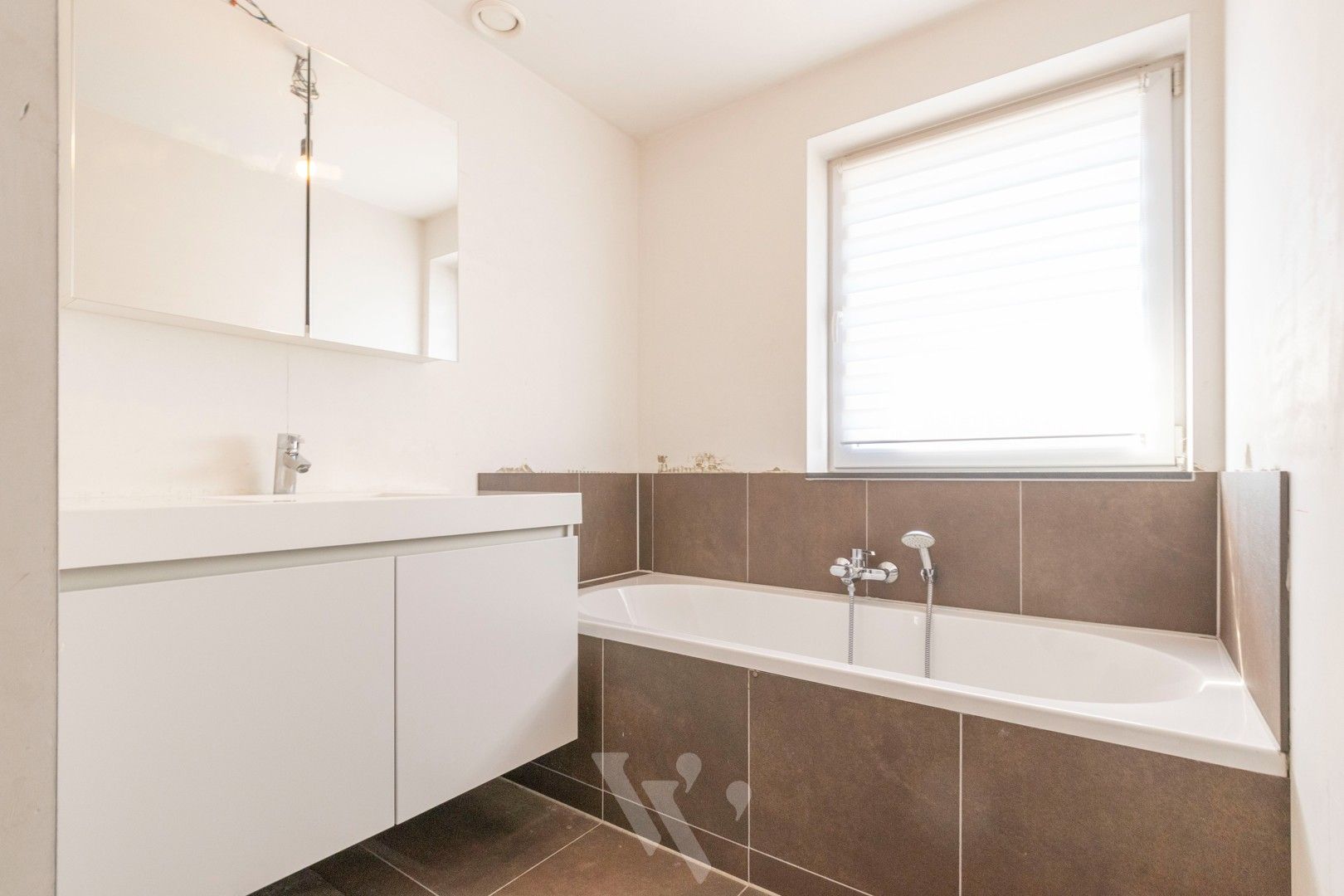 Woning met 3 slpks, tuin en carport foto 22