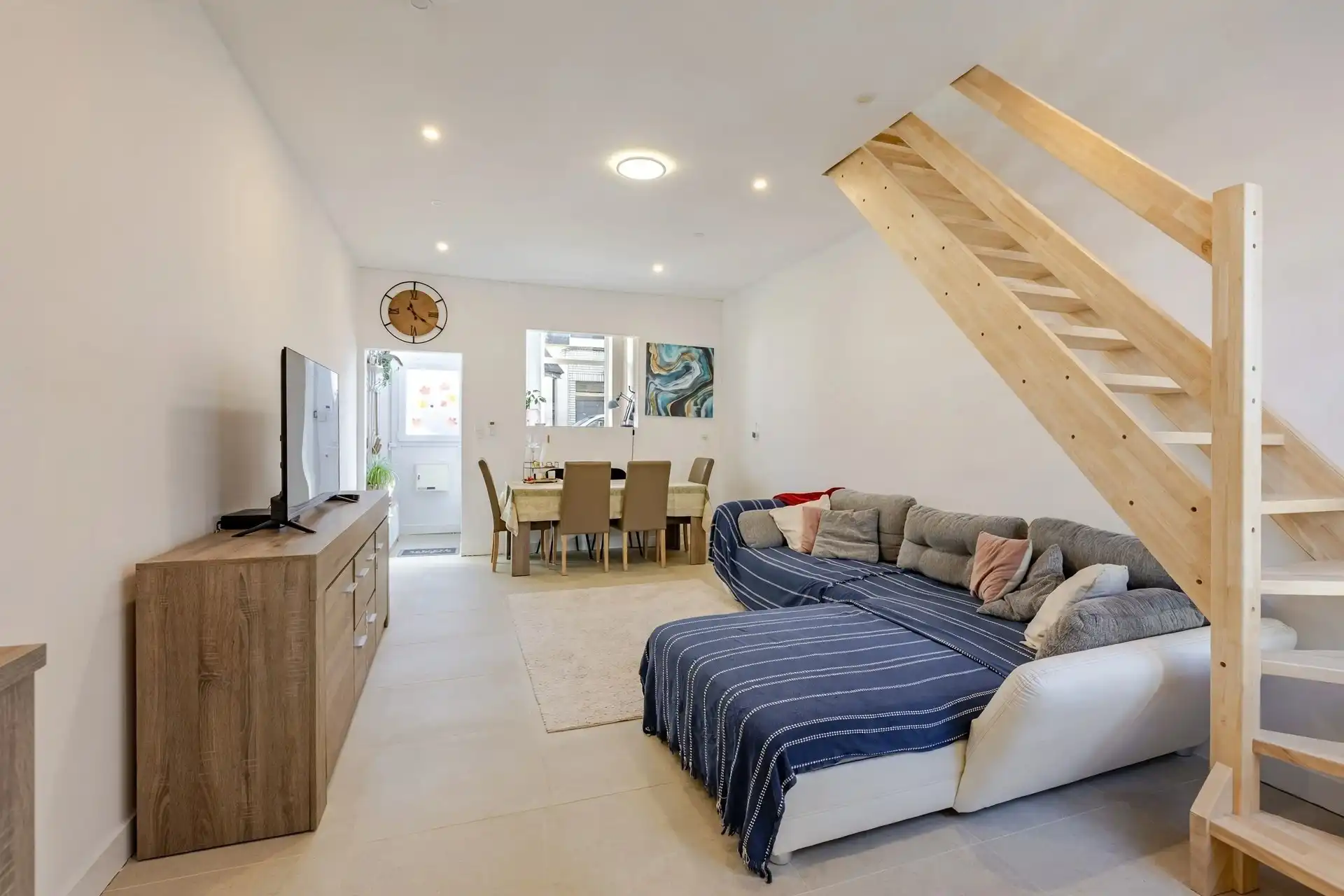 Prachtig gerenoveerde woning met 2 slks en buitenruimte foto 5