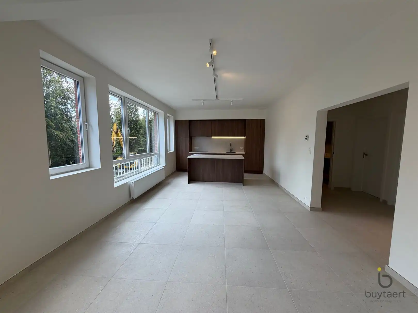 Gerenoveerd 3 slaapkamer appartement op de Singel Antwerpen. foto 2