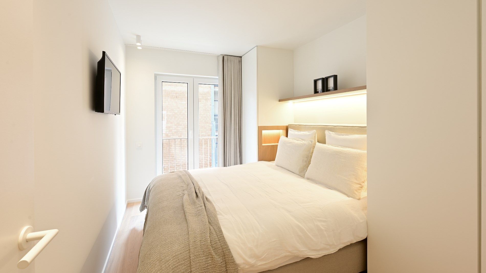 Luxueus afgewerkt appartement met zuid-westen oriëntatie gelegen vlakbij het strand en de Zeedijk. foto 11