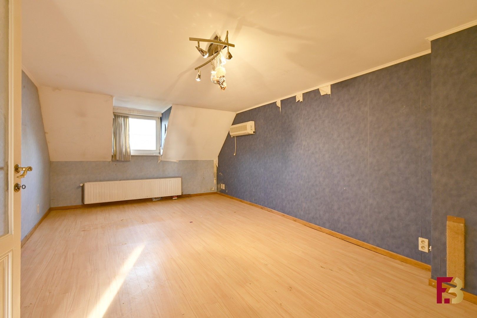 Woning met potentieel, garage en oprit in Zwijnaarde (geen renovatieplicht!) foto 11