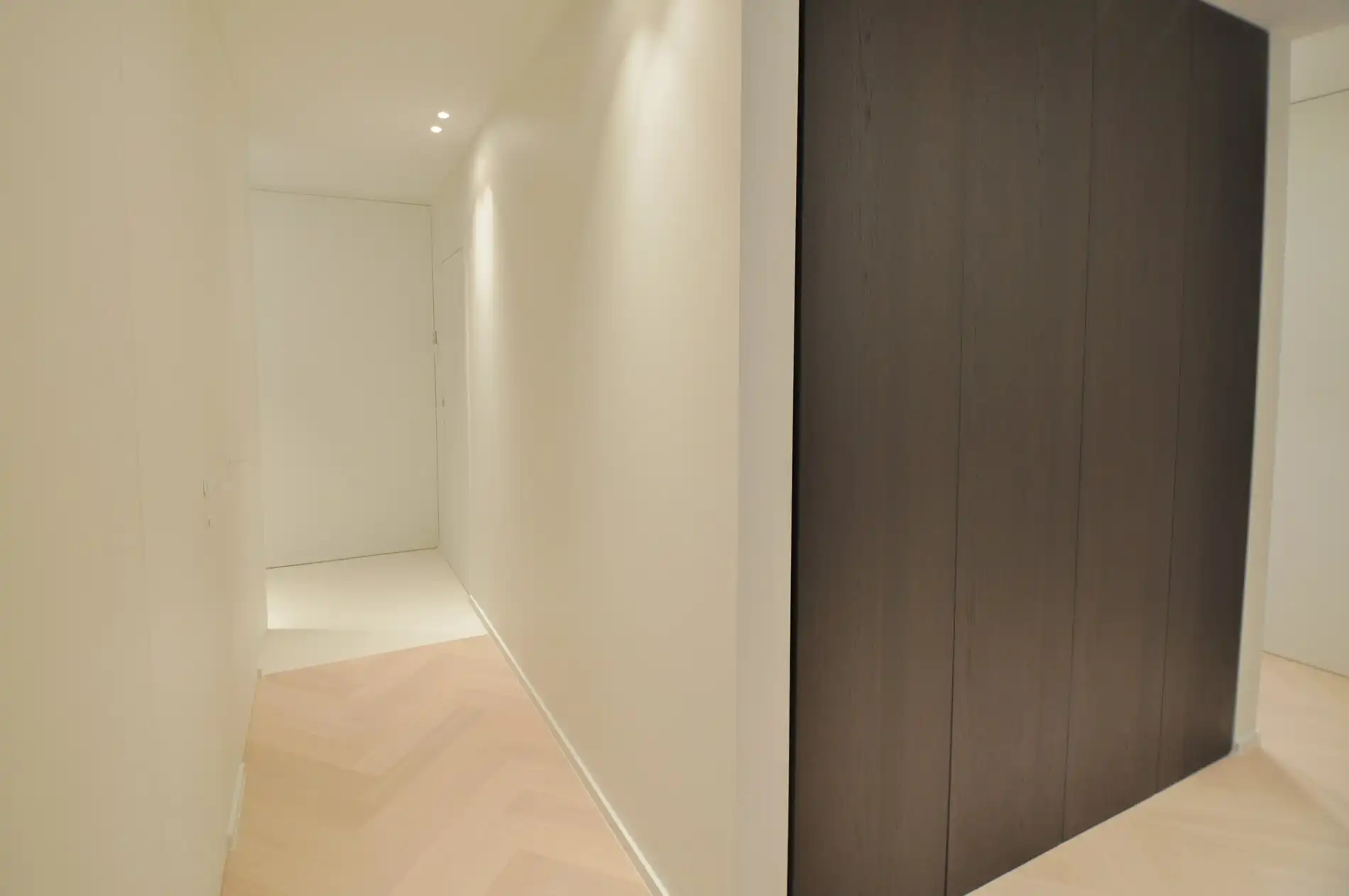 Uitzonderlijk, tijdloos volledig gerenoveerd appartement met een open zicht . foto 12