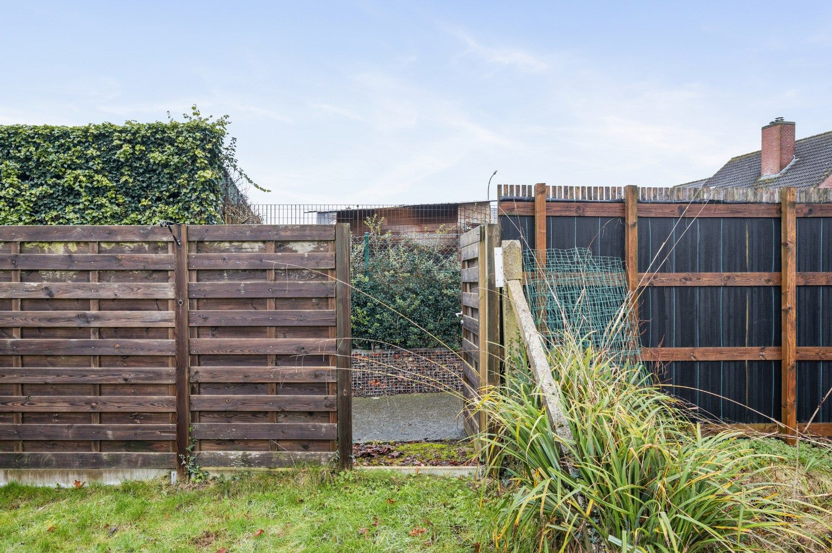 OP TE FRISSEN WONING MET 3SLPKS (4 MOGELIJK) EN ACHTERINWEG foto 17