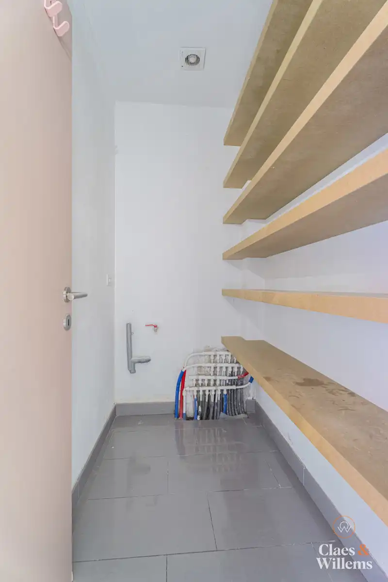 Ruim instapklaar duplex appartement te Sint-Pieters-Leeuw foto 20