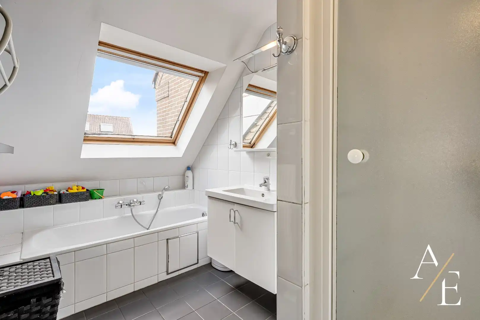 WETTEREN - Gezellige halfopen woning met 4 slpk en tuin! foto 15