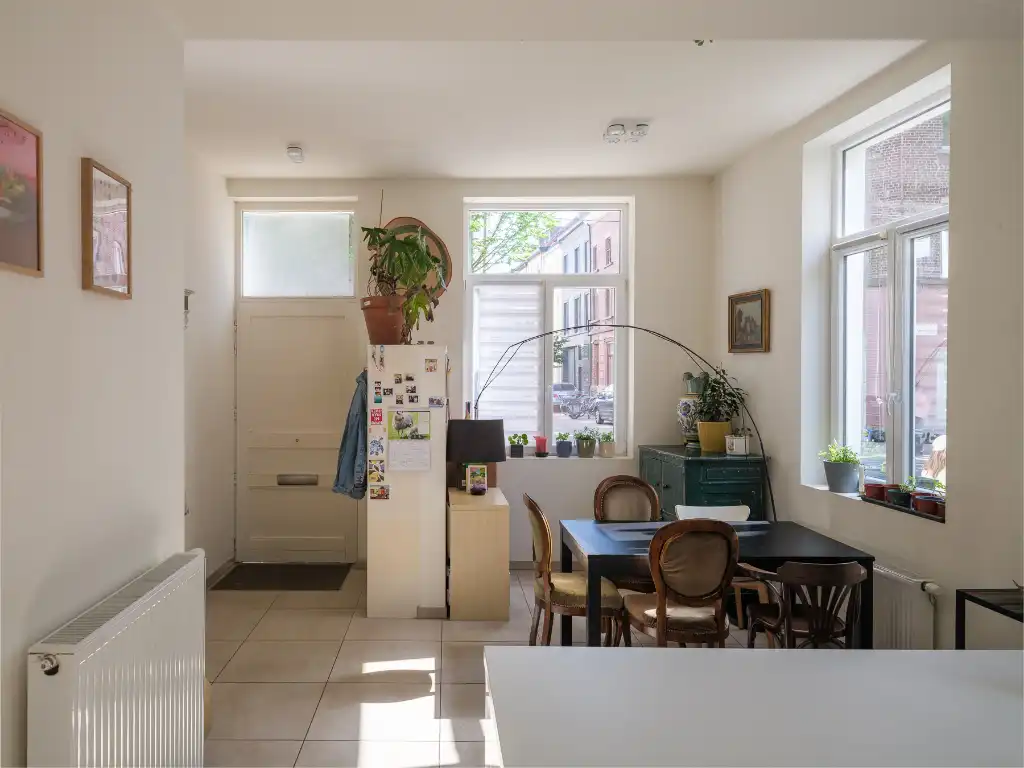 Hoekwoning met aangenaam volumespel, 3 slaapkamers, aparte fietsenberging en twee zongerichte terrassen, gelegen in de omgeving van Portus Ganda. foto 7
