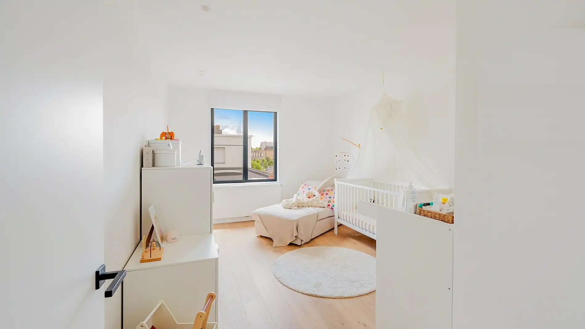 Schitterende renovatie met garage en uitweg te Knokke foto 17
