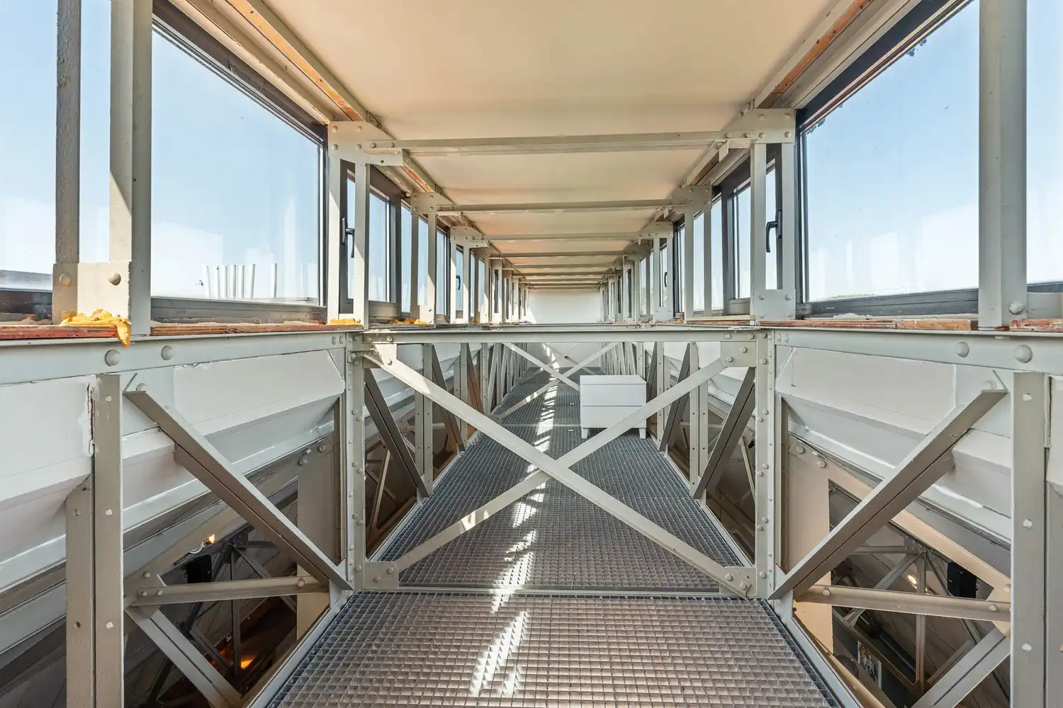 Unieke industriële loft van 240 m² met panoramisch dakterras van 96 m², jacuzzi en sauna foto 21