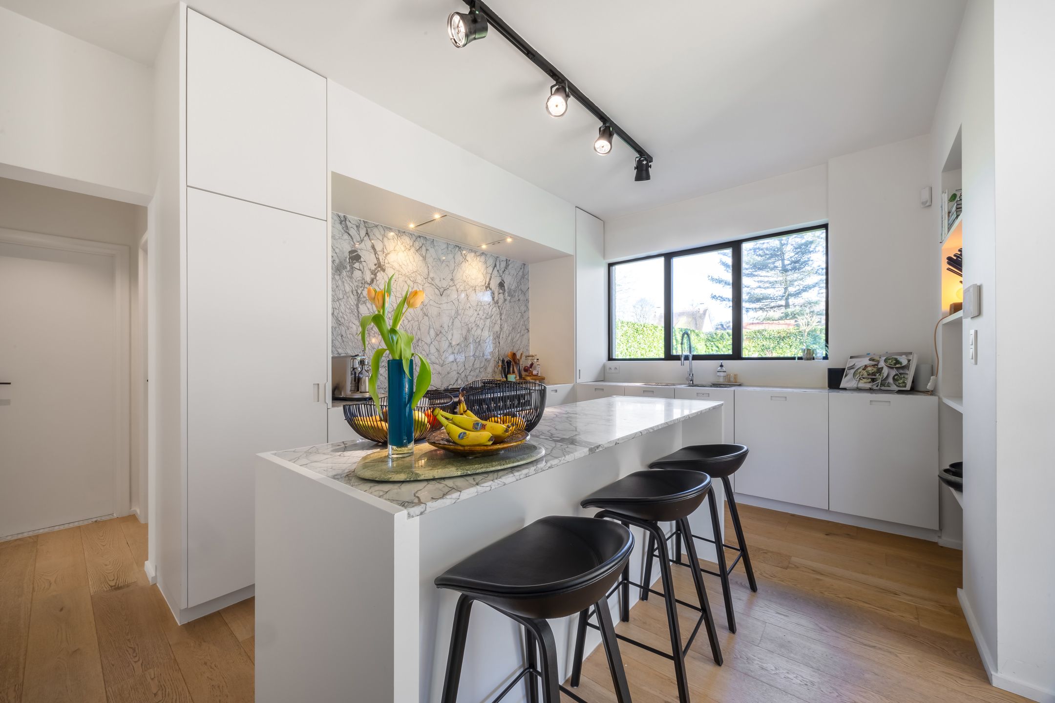 Recent gerenoveerde rietgedekte villa vooraan Schilde dorp! foto 20