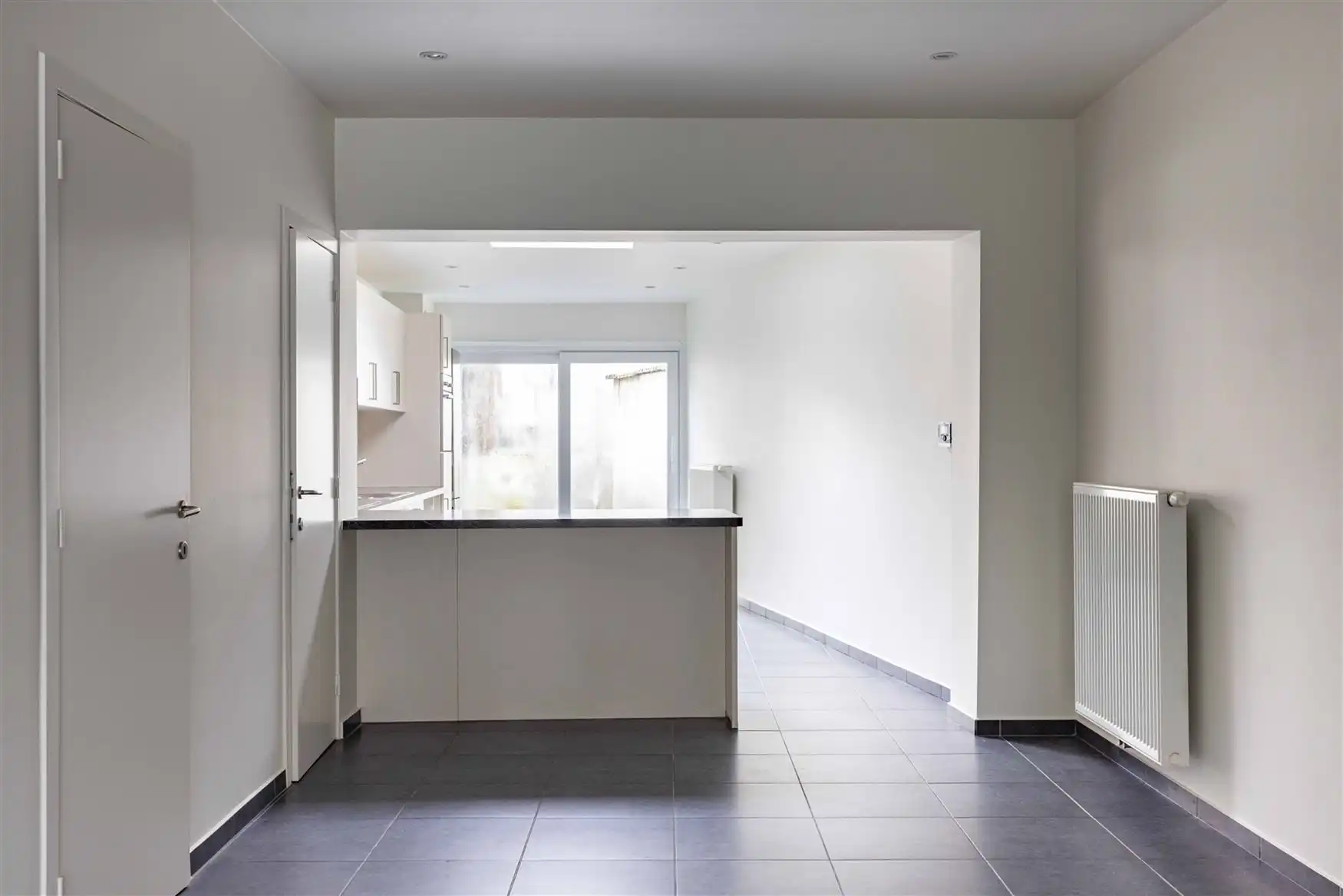 Instapklare woning met 4 kamers en koer in Gent foto 6