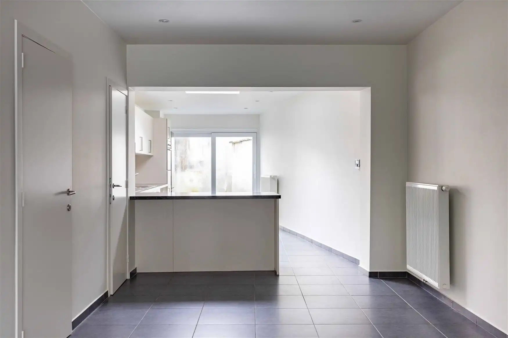 Instapklare woning met 4 kamers en koer in Gent foto 6