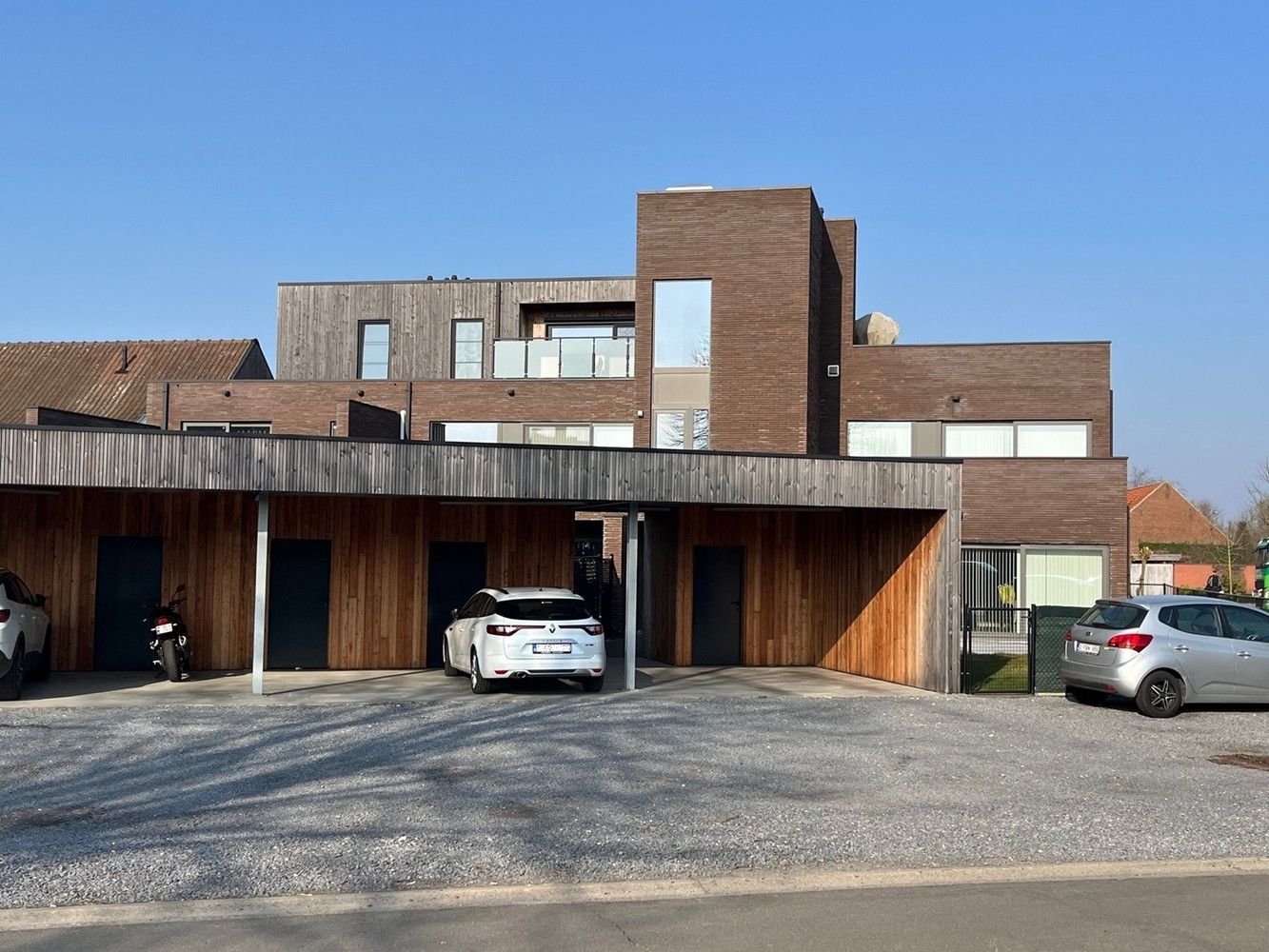 Modern gelijkvloers appartement met terras en tuintje in Opitter foto 17