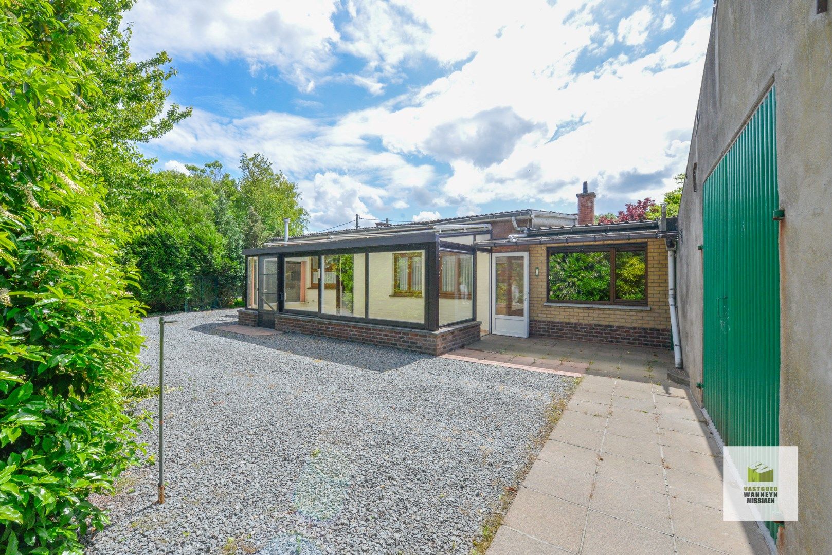 Bungalow met 4 slaapkamers op perceel van 801m2 op centrale ligging te Beernem foto 16