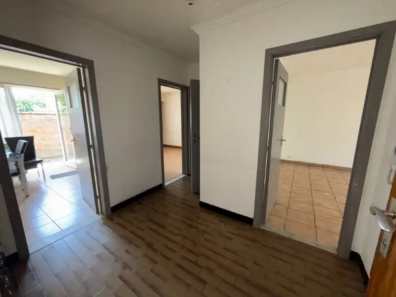 Gelijkvloers appartement met 2 slaapkamers en garage foto 12