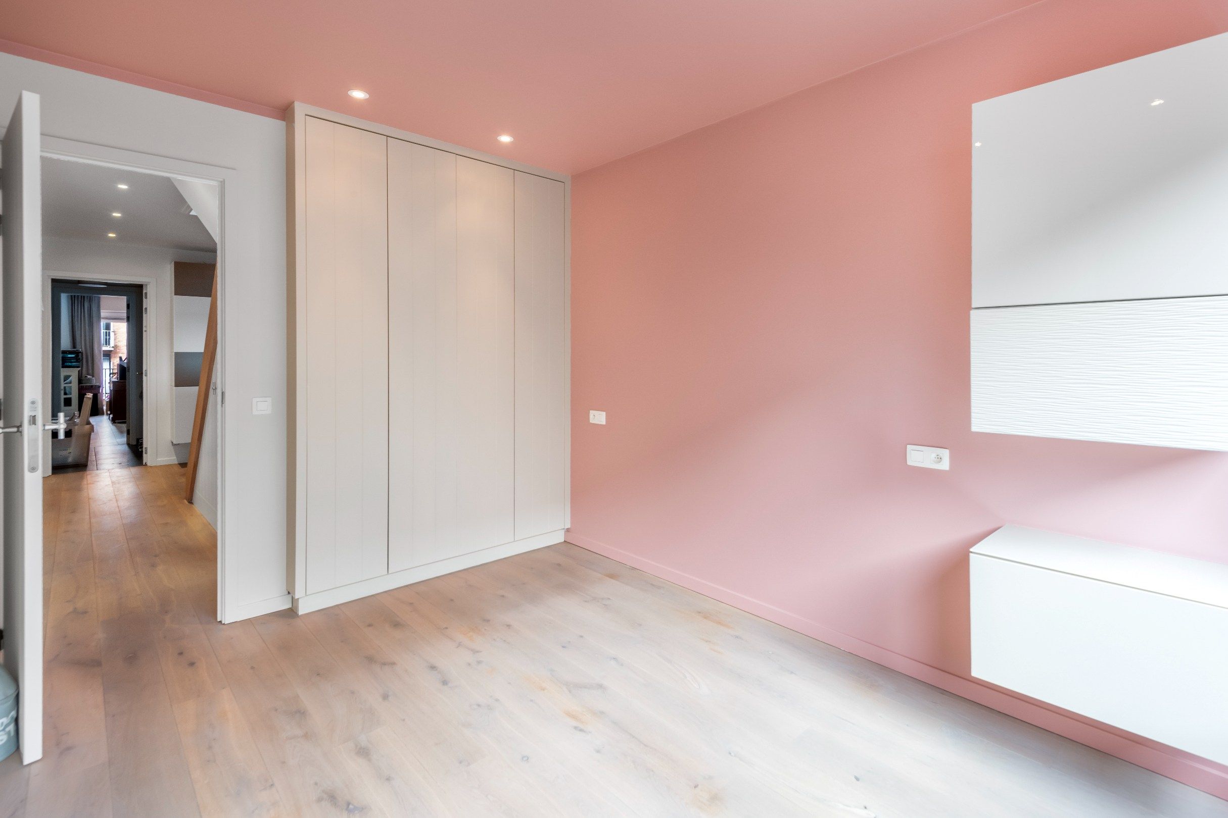 Ruim woonappartement gelegen op wandelafstand van de Zeedijk en het centrum van Knokke. Aankoop inpandige box mogelijk. foto 19