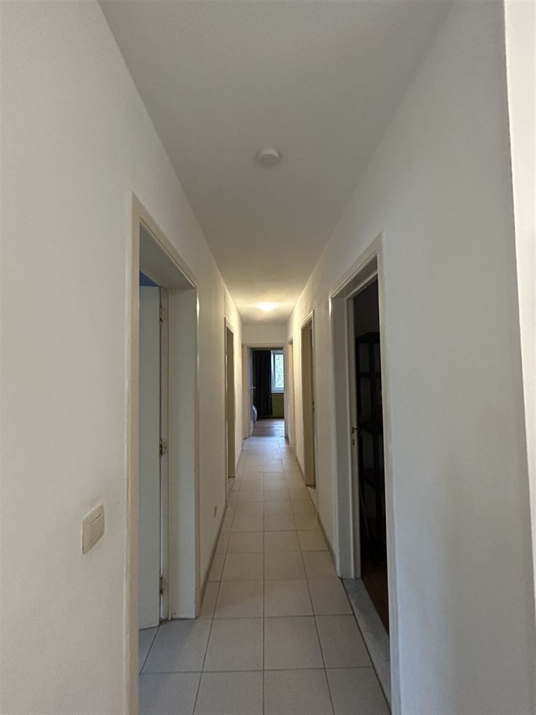 Ruim appartement met 3 slaapkamers en garagebox, gelegen in een rustige, kindvriendelijke omgeving. foto 7