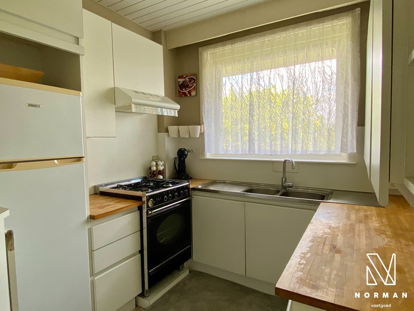 Appartement met 2 slaapkamers, garage en terras in centrum Kortrijk foto 7