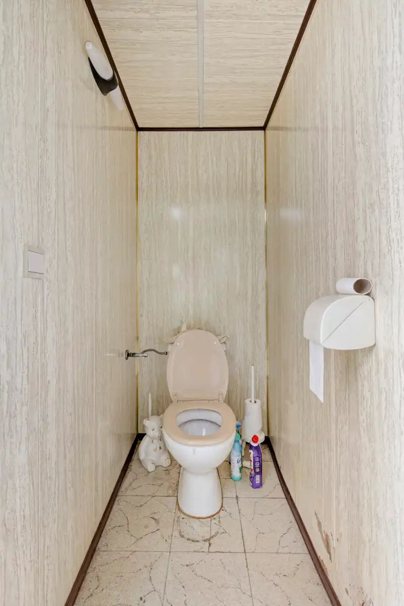 Ruime halfopen te renoveren bebouwing foto 12