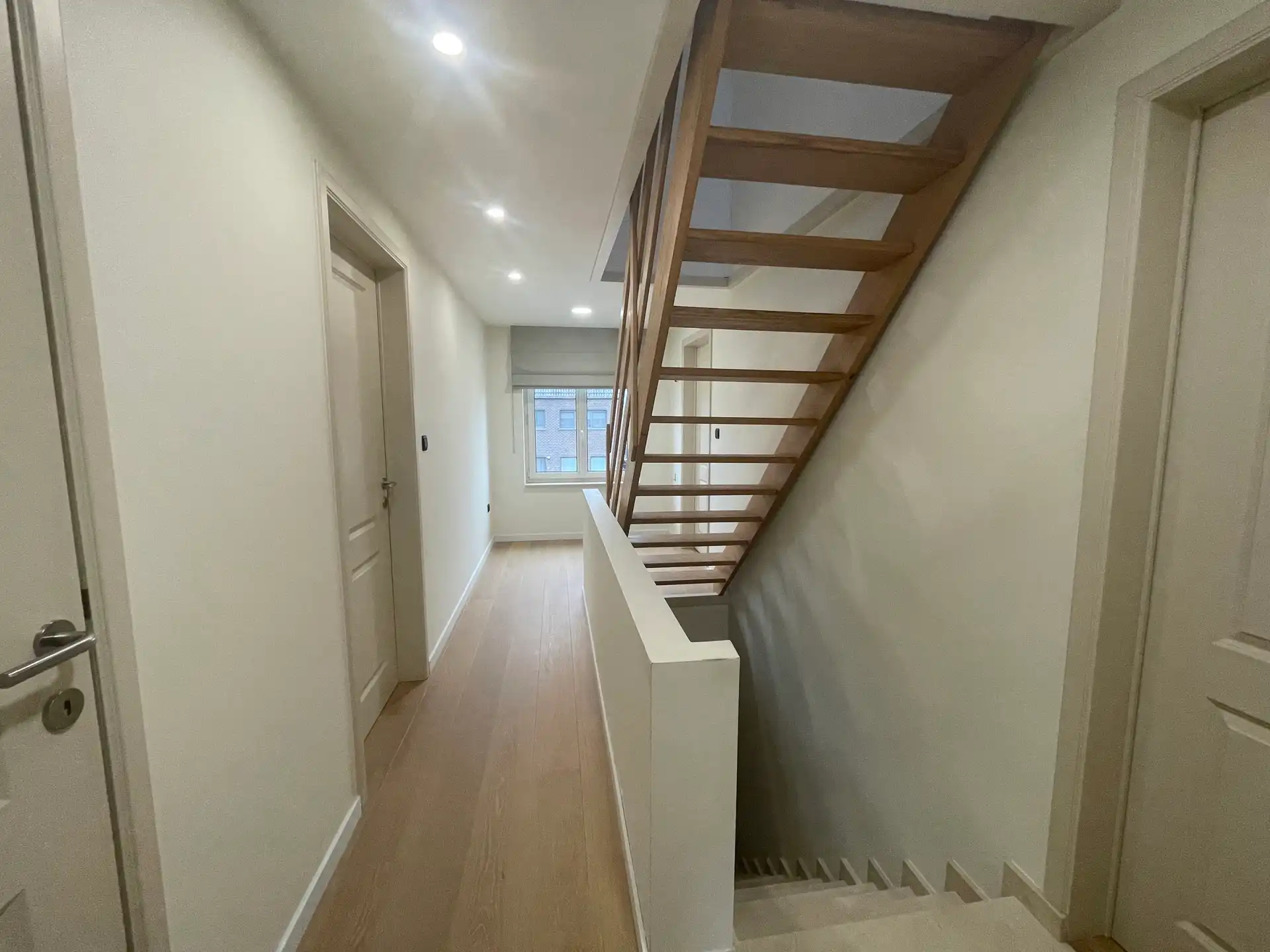 Riante villa met bijgebouw op uitstekende locatie foto 8