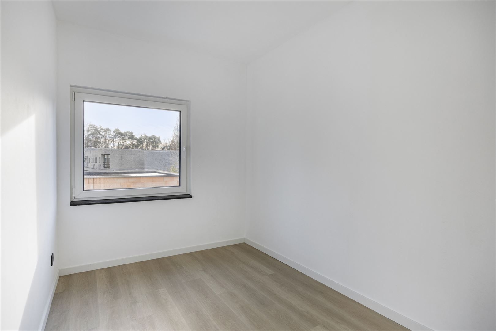 TE KOOP: Volledig gerenoveerde woning te Houthalen! foto 11