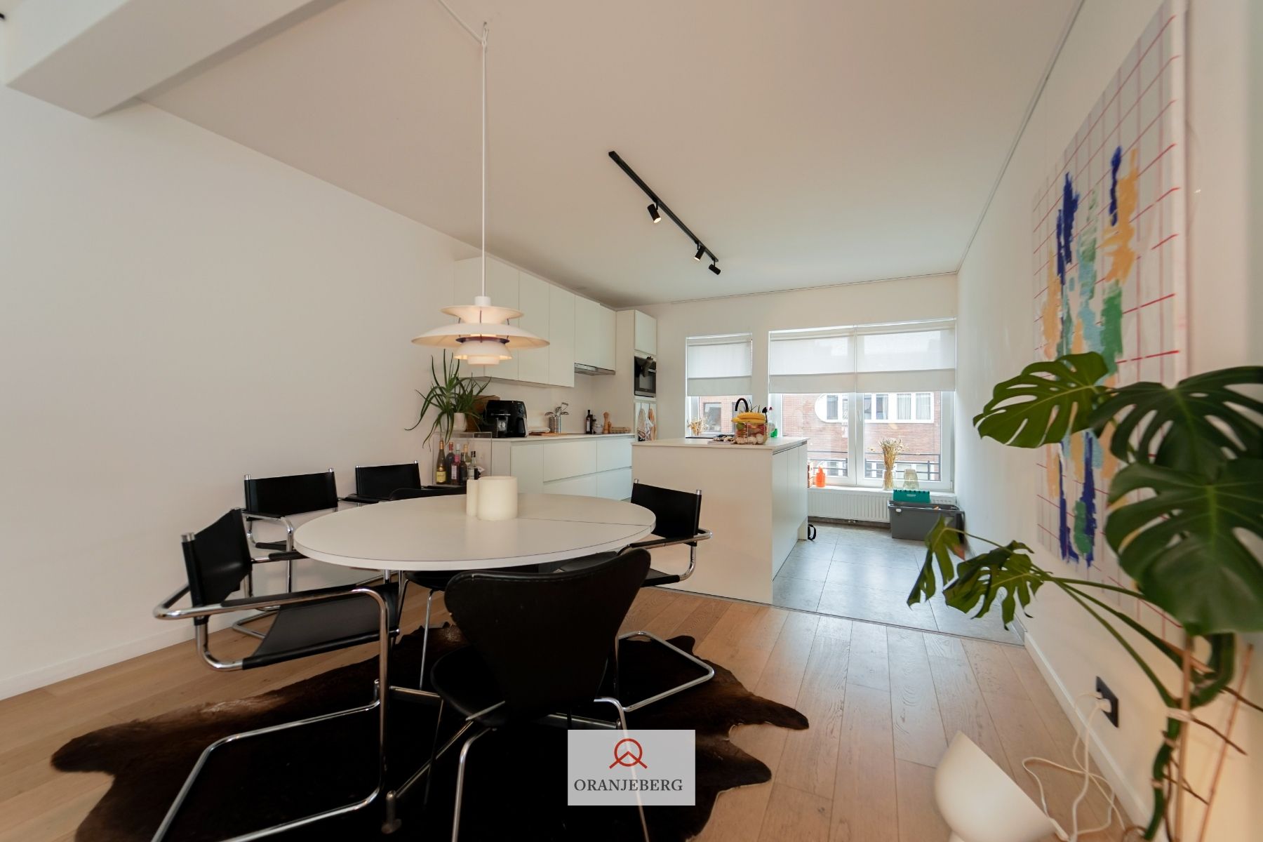 Gerenoveerde ruime duplex met terras nabij Gent centrum foto {{pictureIndex}}