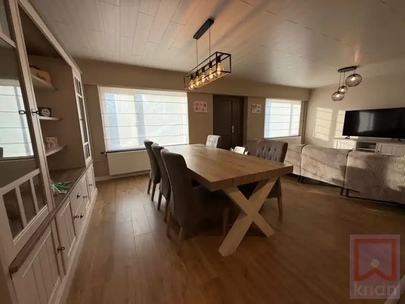Instapklare gerenoveerde woning met 4 slaapkamers, zonnepanelen en thuisbatterij foto 6