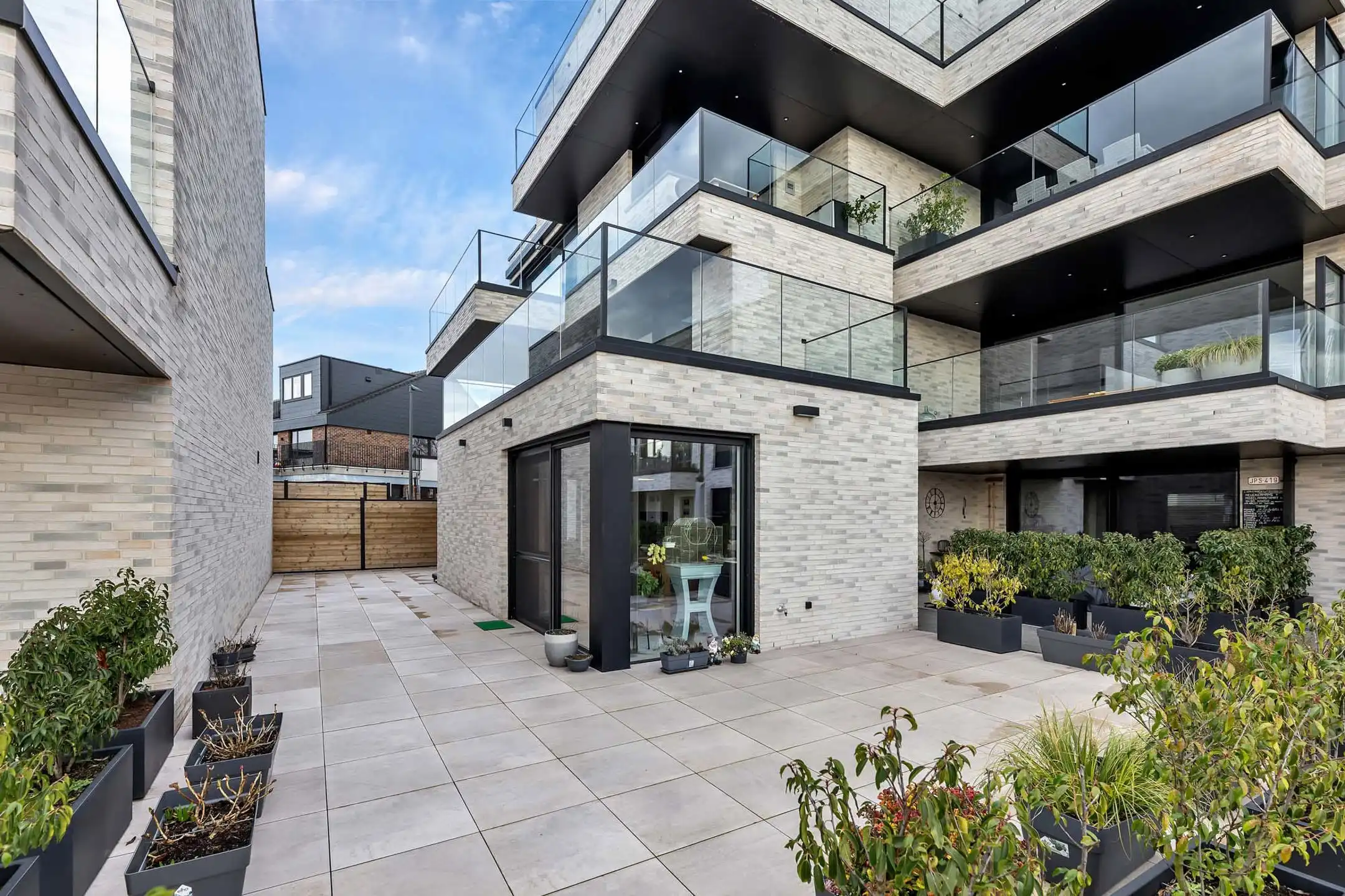 1-slaapkamer appartement met ruim terras en staanplaats te Denderwindeke foto 2