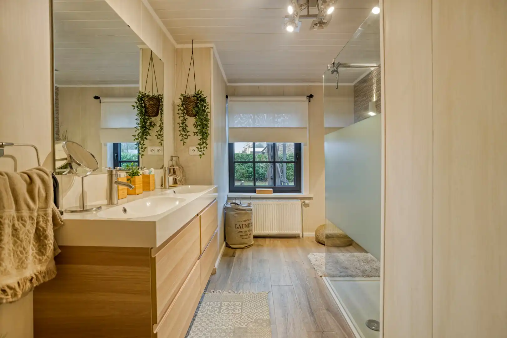 Gezellige, karakteristieke en energiezuinige woning met 4 SLPKS en 2 badkamers !  foto 15