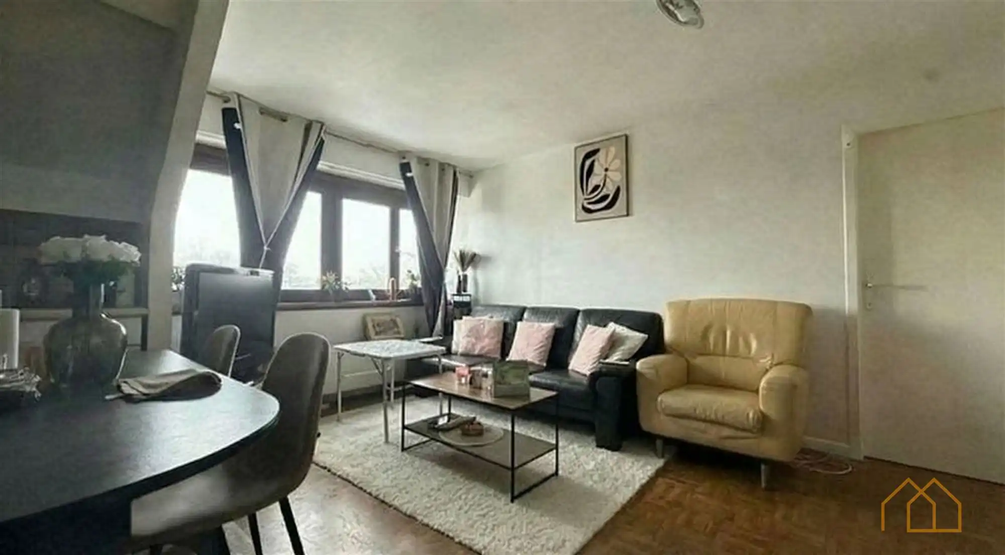 Dakappartement met 2 slaapkamers en parkeerplaats foto 2