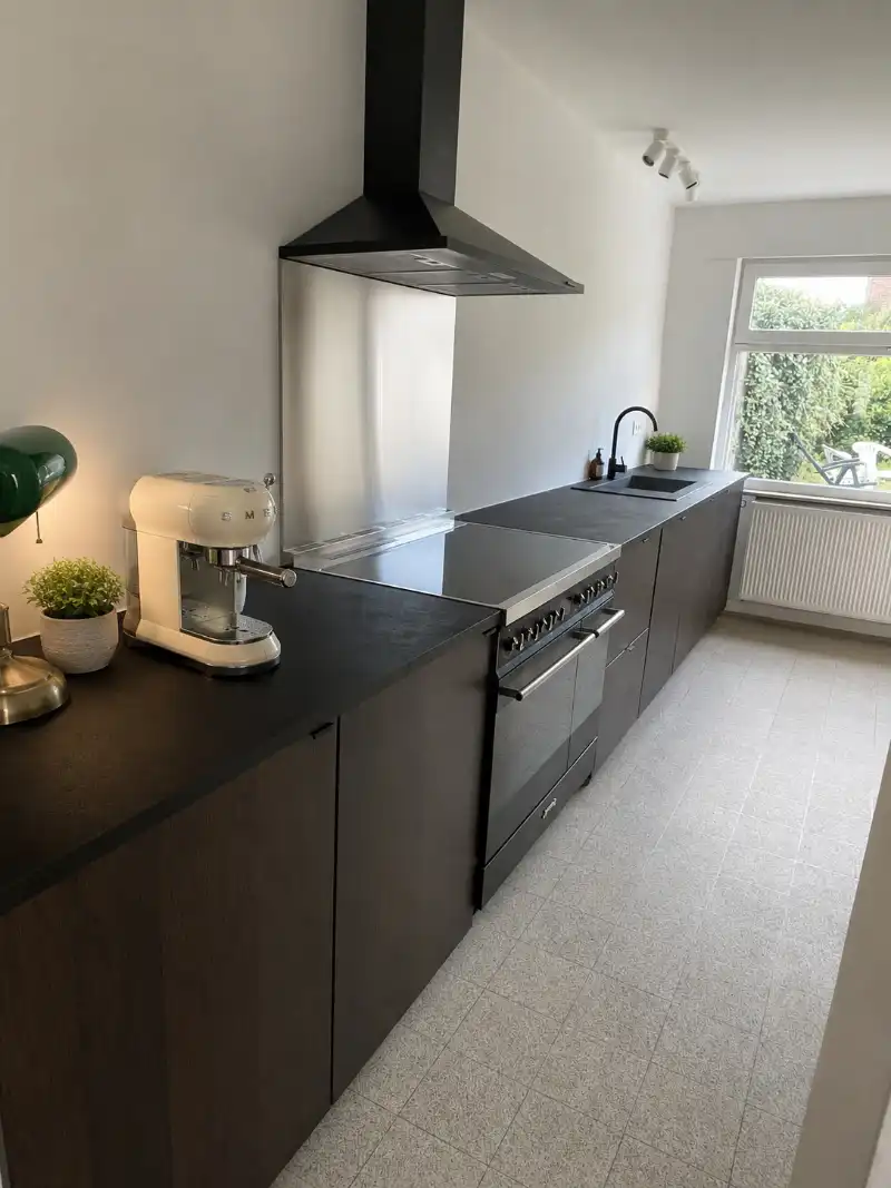 Karaktervolle burgerwoning met stijlvolle gevel en zonnige tuin foto 5