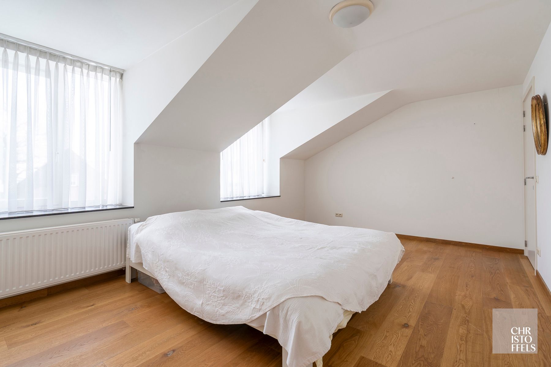 Villa (336m²) met 3 slaapkamers en een zwemvijver op een perceel van 1.219m²!  foto 15