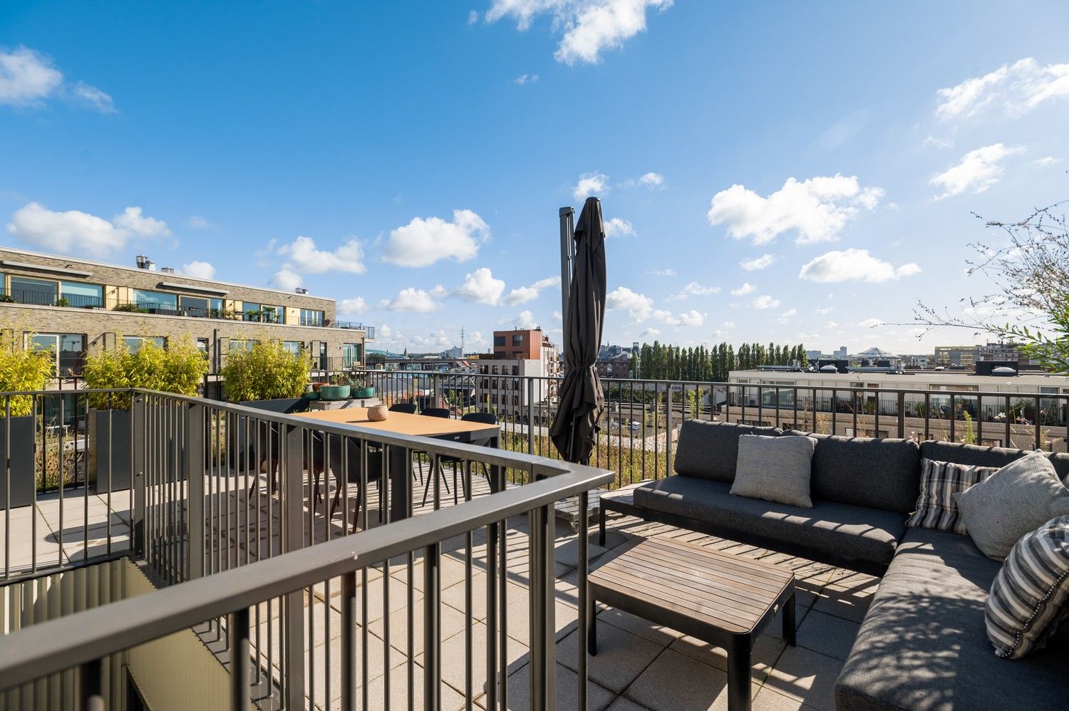 Prachtige luxueuze loft met 2 SLPKS en een riant dakterras (50 m²) te Antwerpen-Dam! foto 17