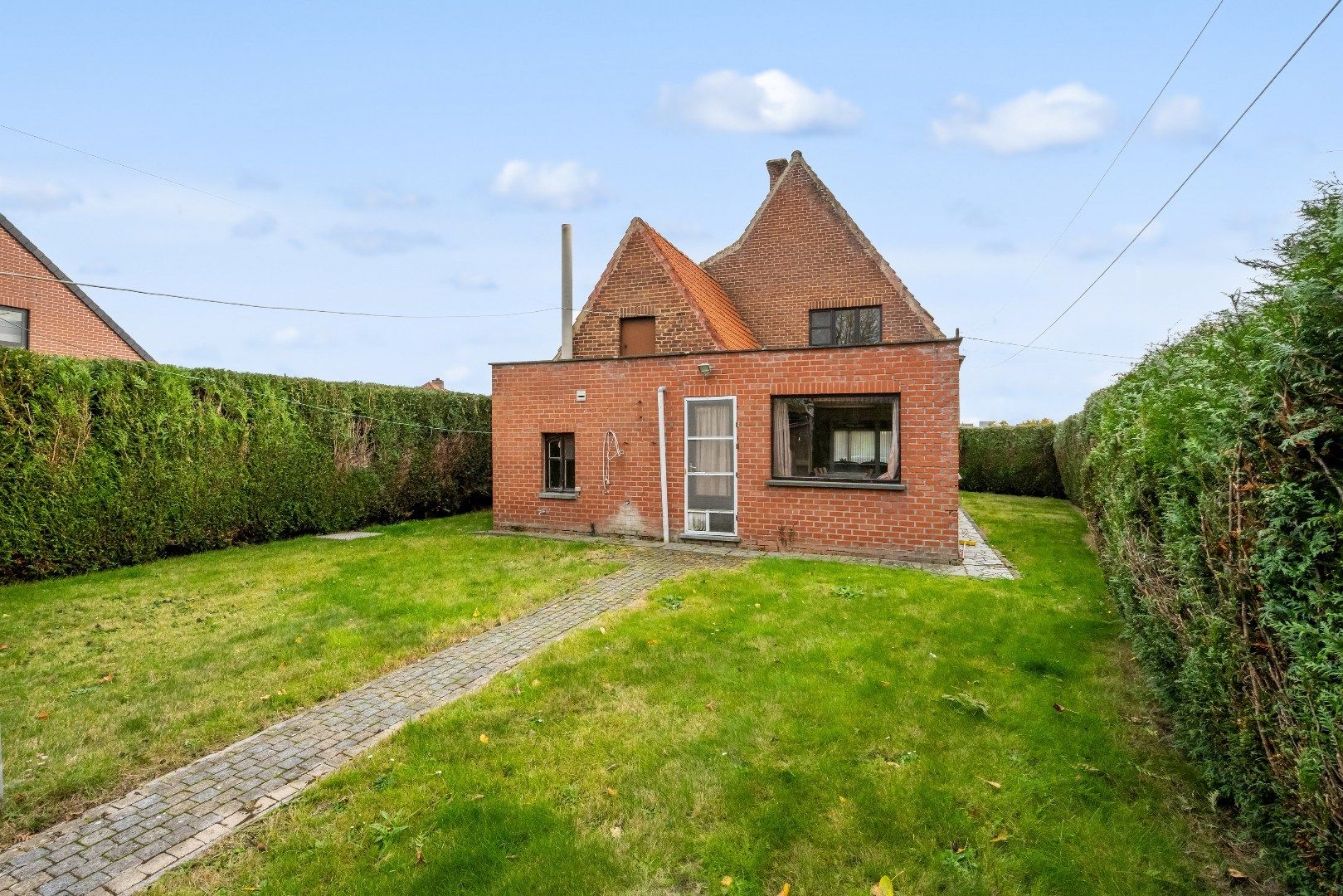 Charmante te renoveren open bebouwing met veel potentieel  foto 3