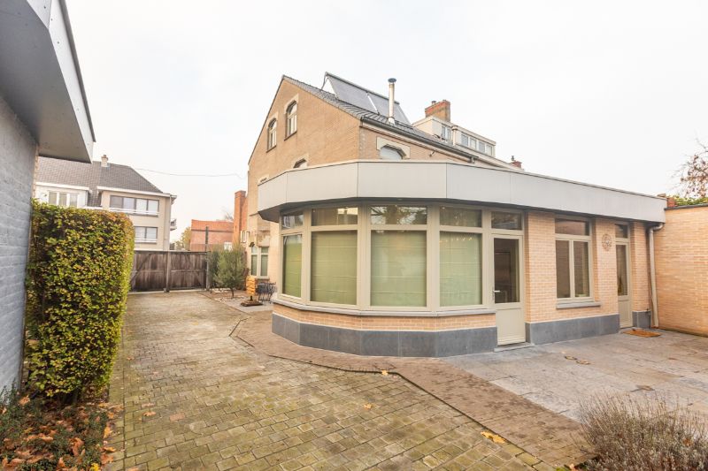 Prachtig Art-Deco-burgerhuis, met 3 slaapkamers, bureau, garage, tuin....(vloerverwarming, zonneboiler,elektr. goedgekeurd...) foto 18