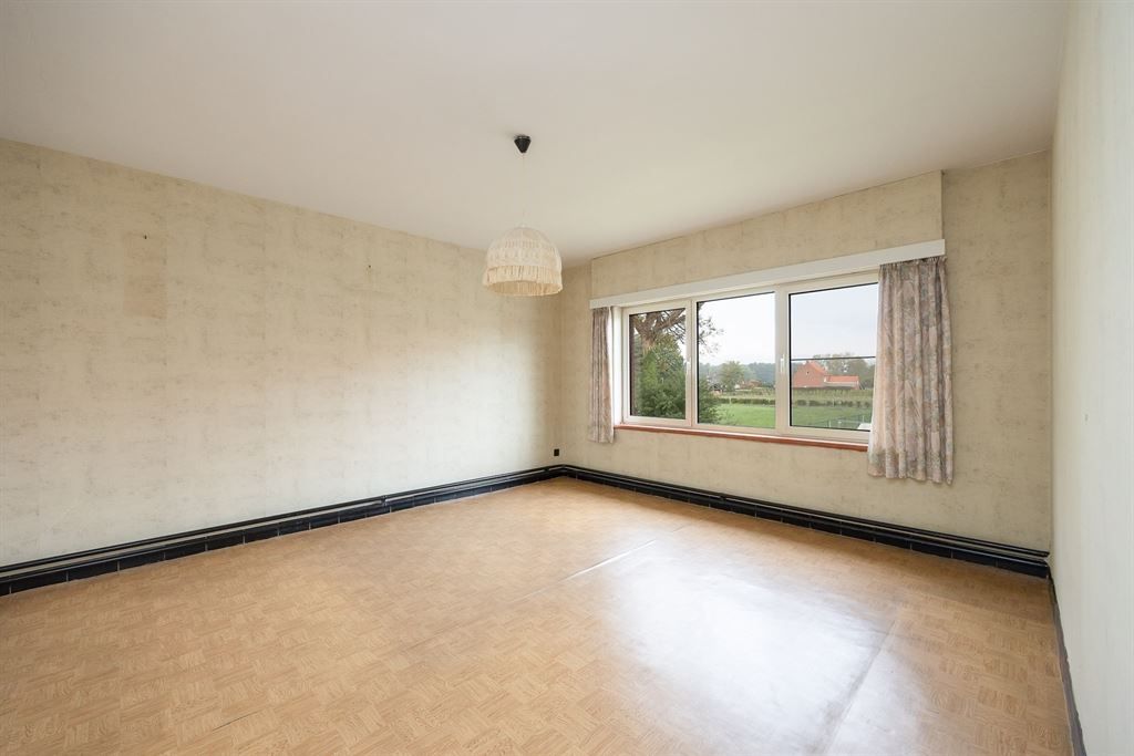 Karaktervolle woning met veel potentieel foto 23