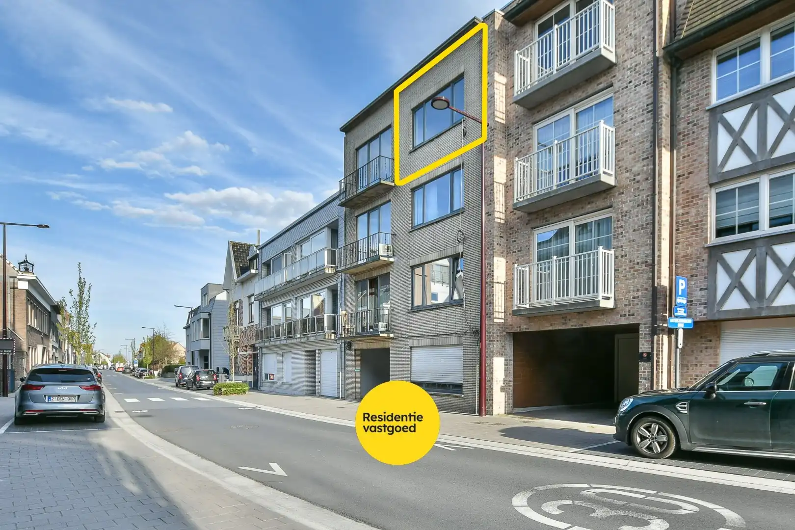 Te huur: prachtig gerenoveerd 2-slaapkamerappartement in centrum De Haan!  foto {{pictureIndex}}