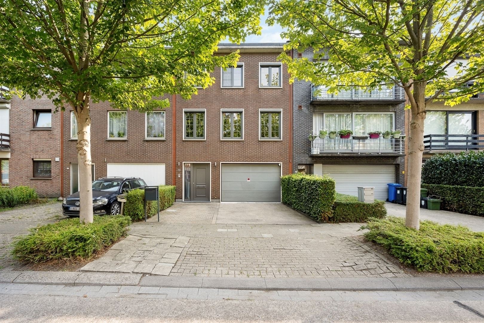 Instapklare woning gelegen nabij centrum Brasschaat  foto {{pictureIndex}}